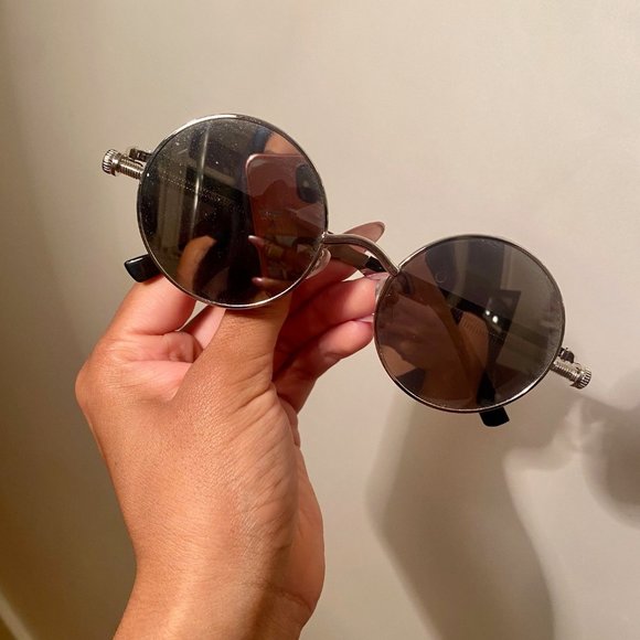 Round Silver Vintage Sunglasses - Picture 1 of 7